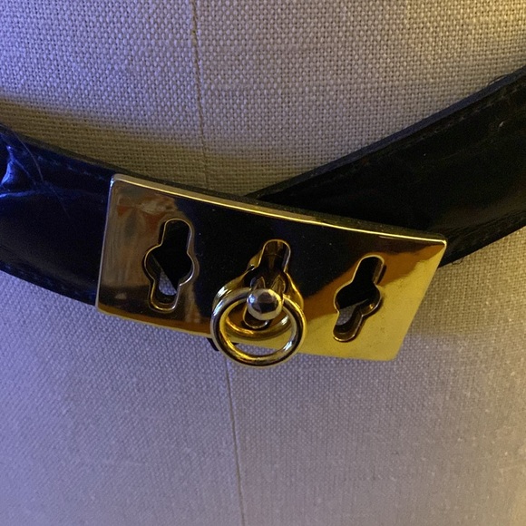 BLACK Belt with Gold Tone embellishments studded around the piece& keyhole clasp - Picture 3 of 9